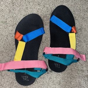 Colorful strap sandals
